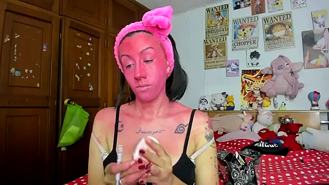 LunaDeCristall online show from October 2025 05:07:01 AM