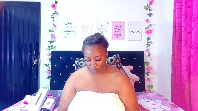 Snapshot of CiaraEbony chatting on January 2025 02:39:02 AM CiaraEbony online show from January 2025 02:39:02 AM