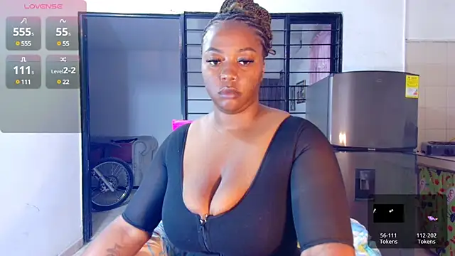 Snapshot of CiaraEbony chatting on March 2025 08:45:01 AM CiaraEbony online show from March 2025 08:45:01 AM