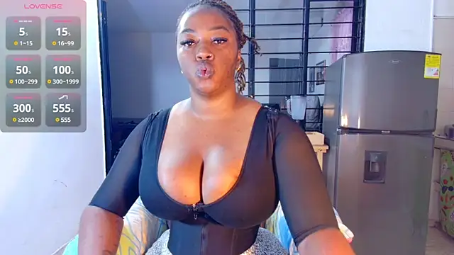 Snapshot of CiaraEbony chatting on March 2025 09:34:02 AM CiaraEbony online show from March 2025 09:34:02 AM
