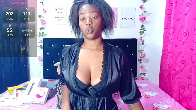 Snapshot of CiaraEbony chatting on October 2025 01:05:02 AM CiaraEbony online show from October 2025 01:05:02 AM