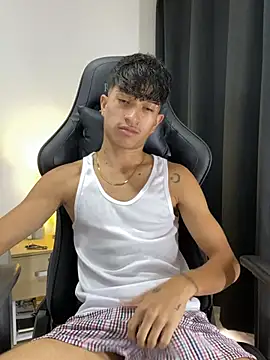 Snapshot of _CamiloBass chatting on May 2026 07:12:01 PM CamiloBass online show from May 2026 07:12:01 PM