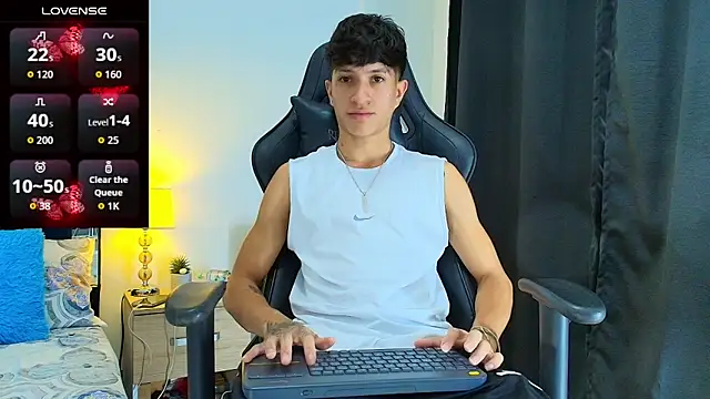 Snapshot of _CamiloBass chatting on June 2026 08:32:02 PM CamiloBass online show from June 2026 08:32:02 PM
