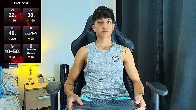 Snapshot of _CamiloBass chatting on June 2026 12:37:01 AM CamiloBass online show from June 2026 12:37:01 AM