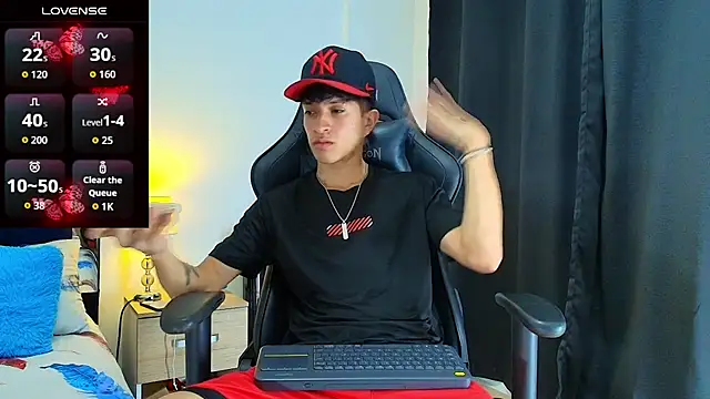 Snapshot of _CamiloBass chatting on July 2026 01:41:01 AM CamiloBass online show from July 2026 01:41:01 AM
