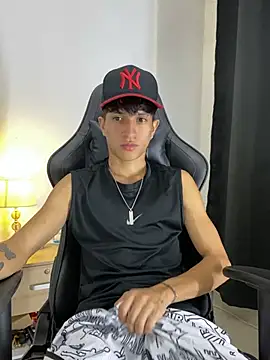 Snapshot of _CamiloBass chatting on July 2026 01:54:01 AM CamiloBass online show from July 2026 01:54:01 AM
