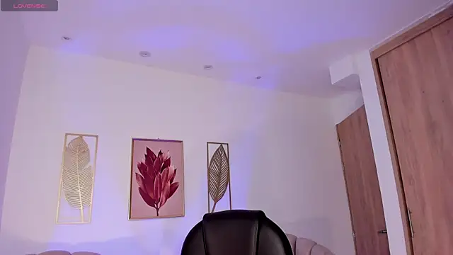 amelie jhons online show from April 2026 11:29:02 PM