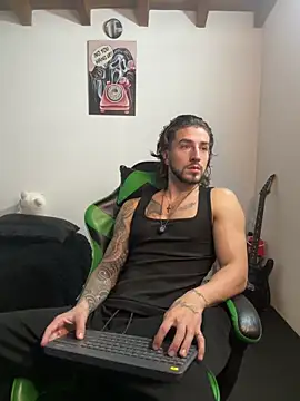 Valentino Xander online show from January 2026 03:43:02 AM