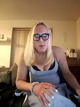 Connie Pepper online show from February 2025 08:44:02 PM