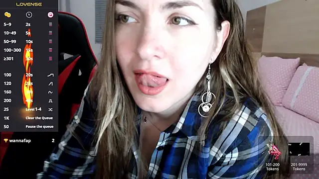 Snapshot of Naughty_Annn chatting on April 2026 06:25:01 PM Naughty Annn online show from April 2026 06:25:01 PM