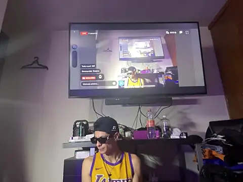 Snapshot of latino1986 chatting on March 2025 03:32:01 AM latino1986 online show from March 2025 03:32:01 AM