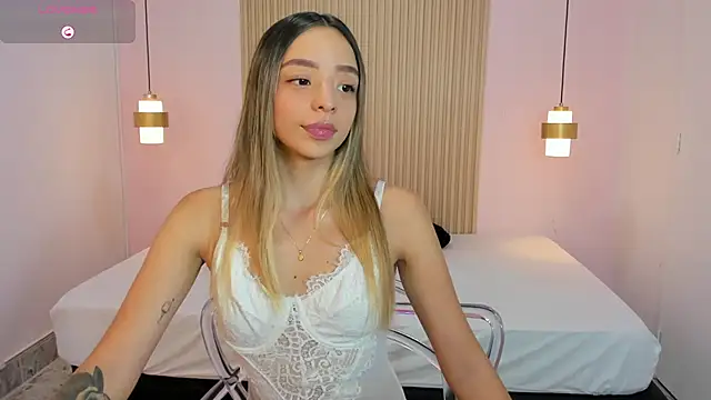 Snapshot of AliceRoss0 chatting on May 2026 08:16:02 PM AliceRoss0 online show from May 2026 08:16:02 PM