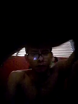 Snapshot of VL25DN26 chatting on December 2024 08:25:02 PM VL25DN26 online show from December 2024 08:25:02 PM