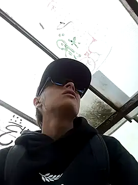 Snapshot of Cuervo_maniaco chatting on December 2024 03:22:02 PM Cuervo maniaco online show from December 2024 03:22:02 PM