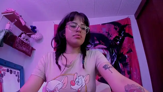 Snapshot of Lucyfx666 chatting on May 2026 07:21:01 PM Lucyfx666 online show from May 2026 07:21:01 PM