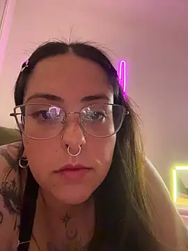 Mizztikaa online show from February 2026 05:41:01 PM