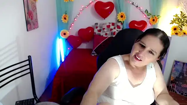 Snapshot of victoria_jones chatting on February 2025 06:08:02 PM victoria jones online show from February 2025 06:08:02 PM