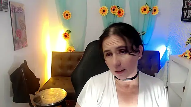 Snapshot of victoria_jones chatting on March 2025 04:30:02 PM victoria jones online show from March 2025 04:30:02 PM