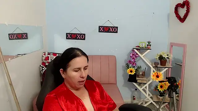 Snapshot of victoria_jones chatting on October 2025 04:15:02 PM victoria jones online show from October 2025 04:15:02 PM