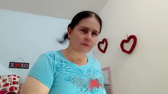 Snapshot of victoria_jones chatting on October 2025 02:06:02 PM victoria jones online show from October 2025 02:06:02 PM