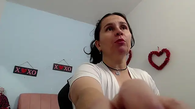 victoria jones online show from November 2025 12:45:02 PM