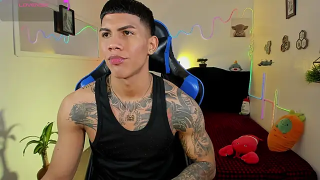 Damian latinxxx online show from February 2026 07:51:01 AM