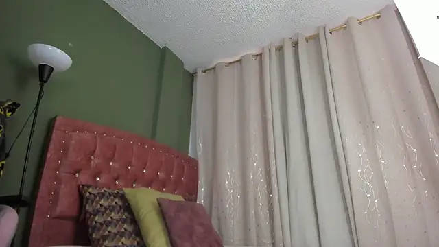 Snapshot of Zara_dulce chatting on December 2025 11:59:02 AM Zara dulce online show from December 2025 11:59:02 AM