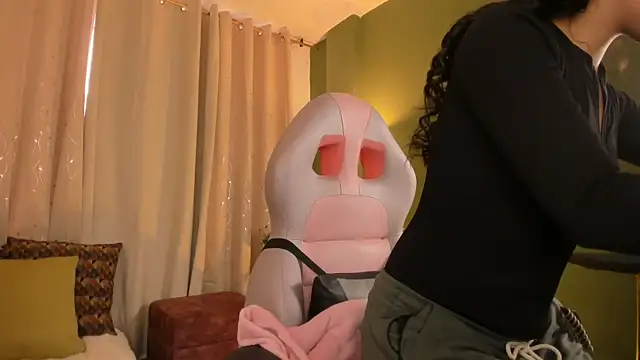 Snapshot of Zara_dulce chatting on January 2026 12:54:02 PM Zara dulce online show from January 2026 12:54:02 PM