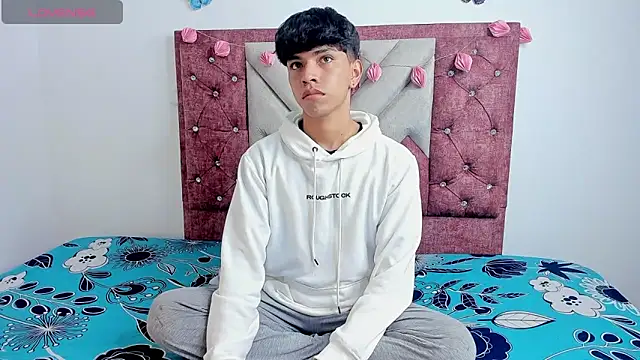 Santy carrington online show from March 2025 03:40:01 AM