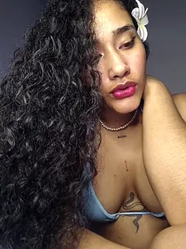 Snapshot of jaderossxx chatting on May 2026 04:21:02 AM jaderossxx online show from May 2026 04:21:02 AM