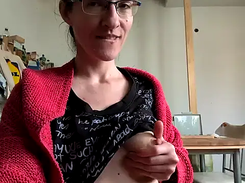 Snapshot of Milky_hairy_mommy chatting on February 2025 12:10:02 PM Milky hairy mommy online show from February 2025 12:10:02 PM