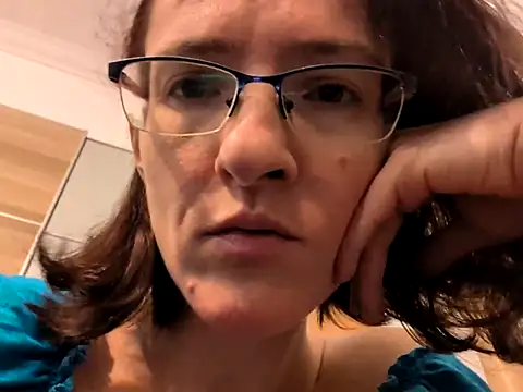 Snapshot of Milky_hairy_mommy chatting on October 2025 08:11:02 AM Milky hairy mommy online show from October 2025 08:11:02 AM