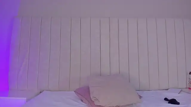 Littleolivia  online show from February 2025 07:21:01 PM