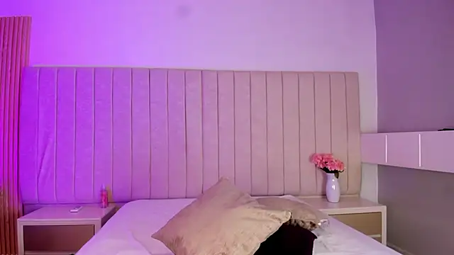 Littleolivia  online show from March 2026 02:00:02 PM