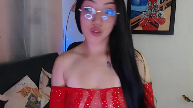 Snapshot of Suzanne_abbey chatting on June 2026 12:32:02 AM Suzanne abbey online show from June 2026 12:32:02 AM