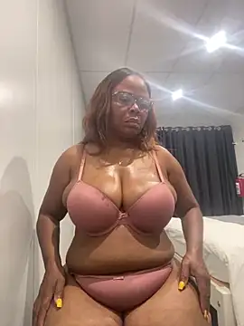 Nomthie online show from November 2025 08:29:01 PM