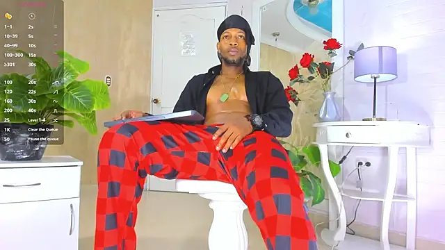 Snapshot of RicoBrown777_ chatting on June 2026 04:34:01 AM RicoBrown777 online show from June 2026 04:34:01 AM