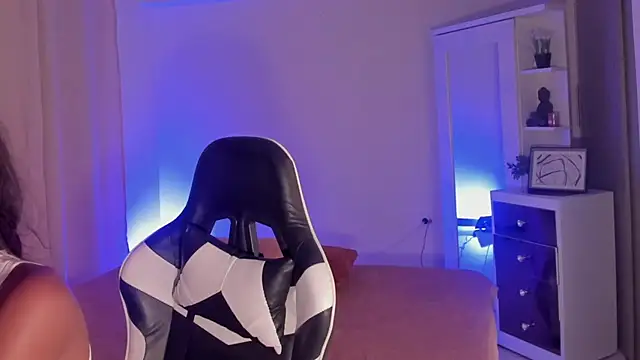 SavannahWildee online show from February 2025 06:24:01 PM