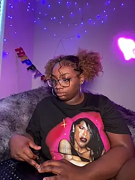 LillShayy online show from November 2025 05:45:02 PM