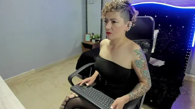 Snapshot of Maria_fernandaxxx_ chatting on December 2024 04:42:01 PM Maria fernandaxxx online show from December 2024 04:42:01 PM