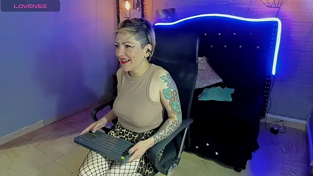 Snapshot of Maria_fernandaxxx_ chatting on December 2024 04:53:02 AM Maria fernandaxxx online show from December 2024 04:53:02 AM