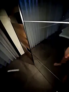 royisnice2 online show from December 2025 07:15:02 AM