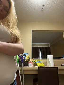 Lalalynn online show from April 2026 09:30:02 PM