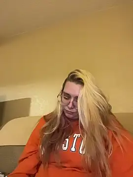 Lalalynn online show from April 2026 02:23:01 AM