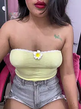 Snapshot of LeisyXO chatting on March 2026 08:19:02 PM LeisyXO online show from March 2026 08:19:02 PM