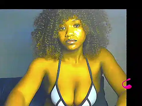 Snapshot of lilylovexx chatting on February 2026 12:26:01 AM lilylovexx online show from February 2026 12:26:01 AM