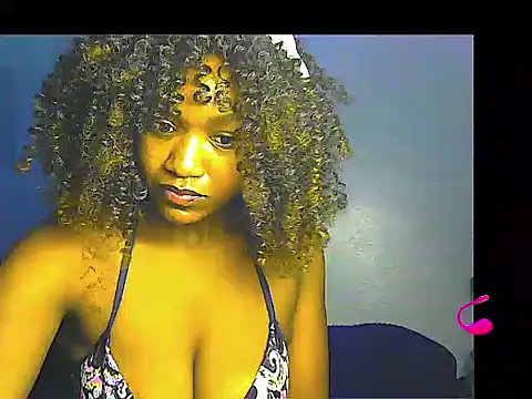 Snapshot of lilylovexx chatting on April 2026 03:40:02 AM lilylovexx online show from April 2026 03:40:02 AM