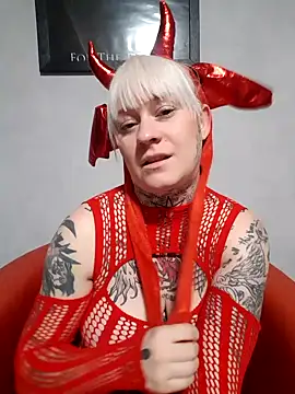 poussichienne online show from October 2025 04:41:02 PM