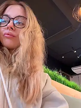 enjoy my beauty online show from February 2026 06:42:02 AM