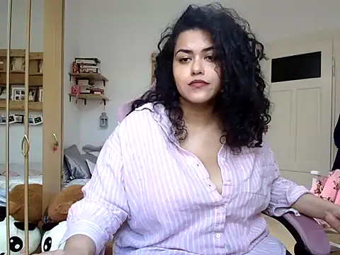 Snapshot of Curvydesifromgermany chatting on February 2026 12:03:01 PM Curvydesifromgermany online show from February 2026 12:03:01 PM